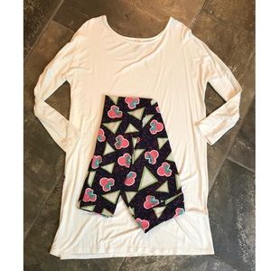 Oversized off-white dolman sleeve tunic/dress